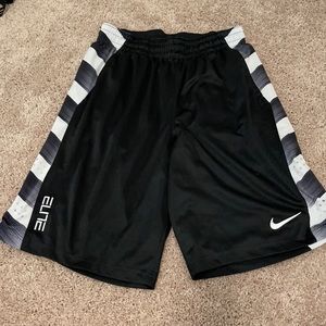 Nike basketball shorts, medium